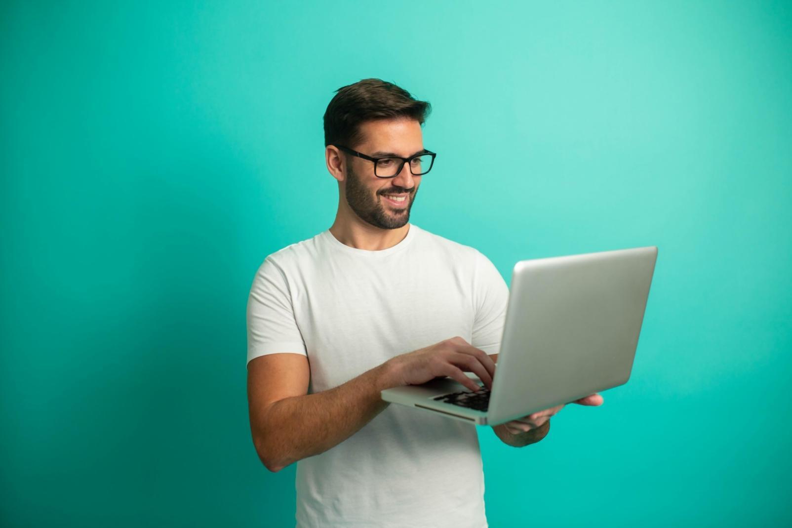 Визуализация процесса мониторинга баз данных и выявления аномалий в реальном времени